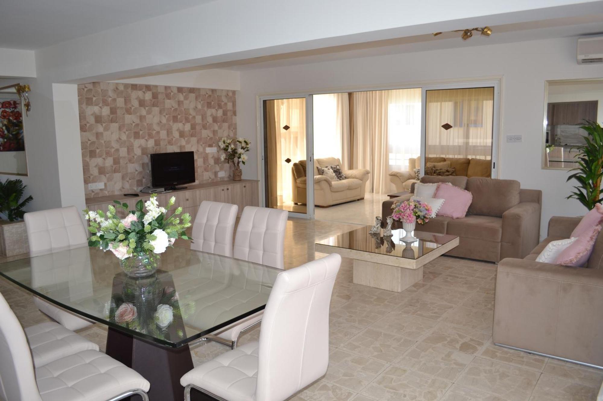 Marianna Hotel Apartments Limasol Buitenkant foto