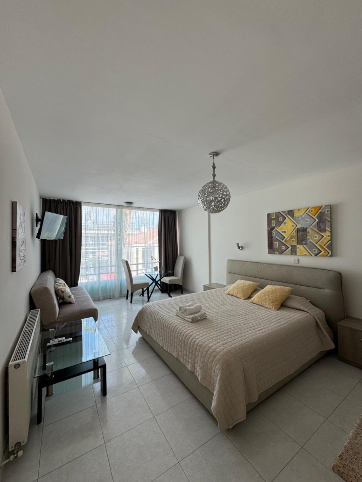 Marianna Hotel Apartments Limasol Buitenkant foto
